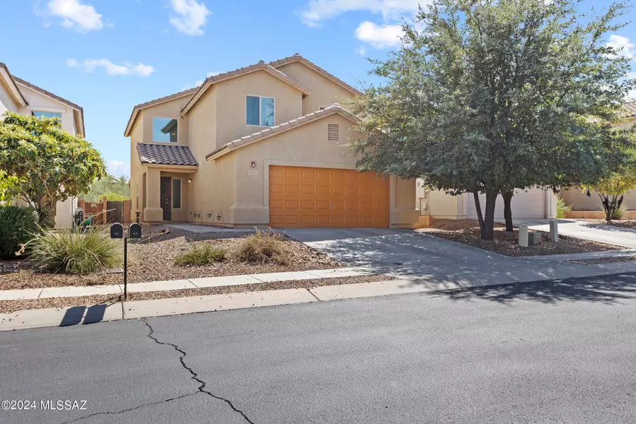 917 W Placita Canalito, Green Valley, AZ 85614