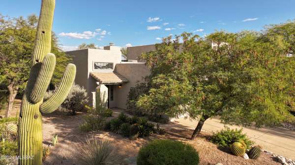 140 N Champagne Place, Tucson, AZ 85745