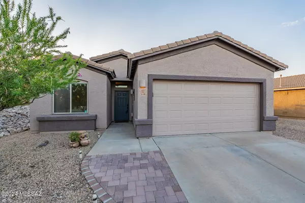 530 S Sunny Rock Drive, Vail, AZ 85641