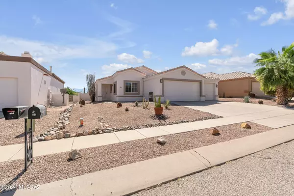 Green Valley, AZ 85614,461 W Rio Flojo