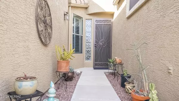 Green Valley, AZ 85614,542 W Shadow Wood Street