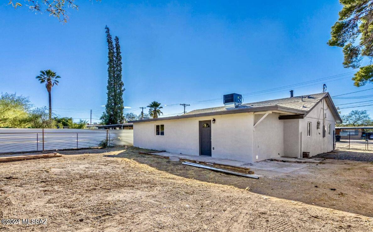 Tucson, AZ 85712,1738 N Cloverland Avenue