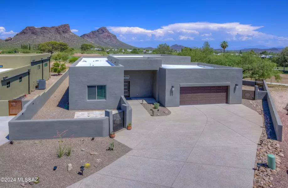 2461 S Triangle X Lane, Tucson, AZ 85713