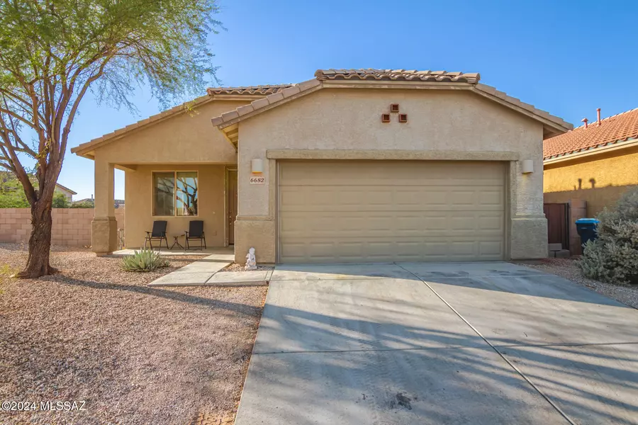 6682 W Fishermans Drive, Tucson, AZ 85757