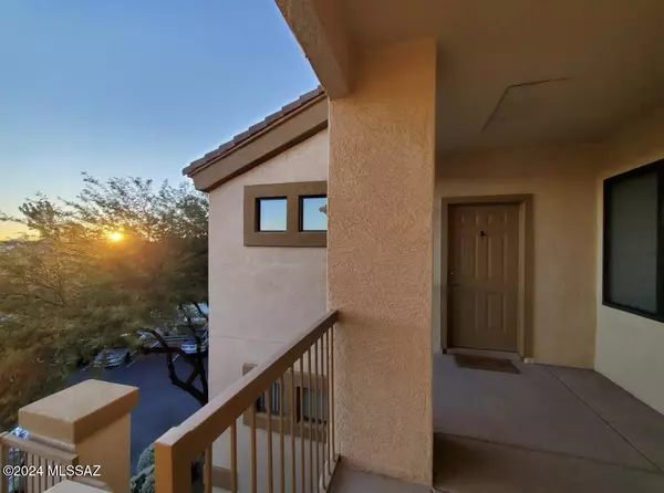 Tucson, AZ 85718,2550 E River Road #7302