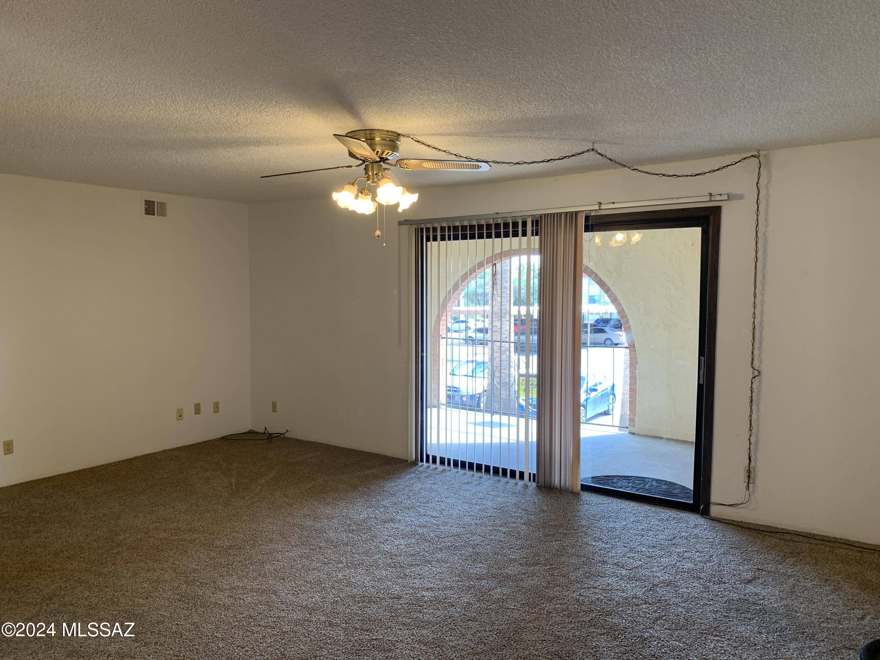 Tucson, AZ 85704,6352 N Barcelona Lane #106