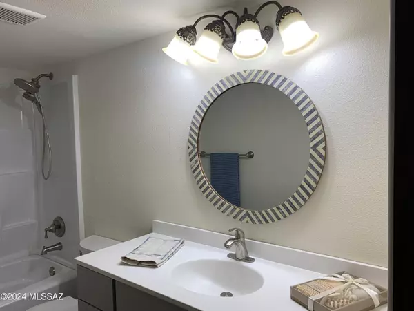 Tucson, AZ 85704,6352 N Barcelona Lane #106