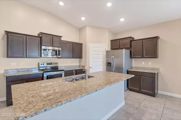 Marana, AZ 85653,9372 W Gambel Oak Lane