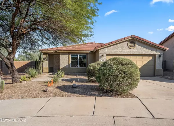 8206 N Iron Ridge Drive, Tucson, AZ 85743