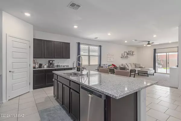 Marana, AZ 85653,10220 N Crooked Peak Trail