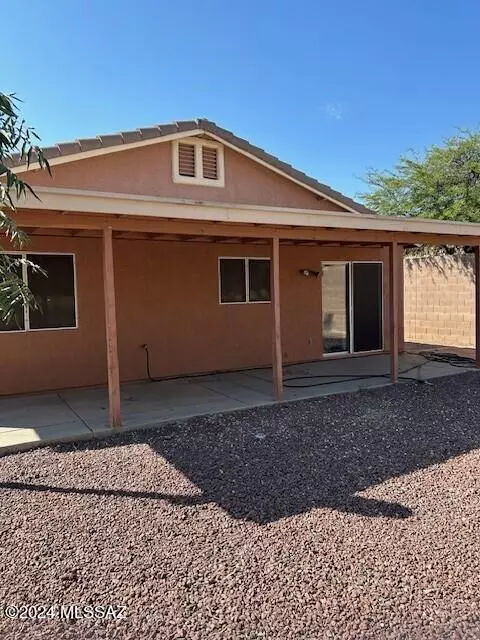 Tucson, AZ 85745,2186 W Splitwood Place