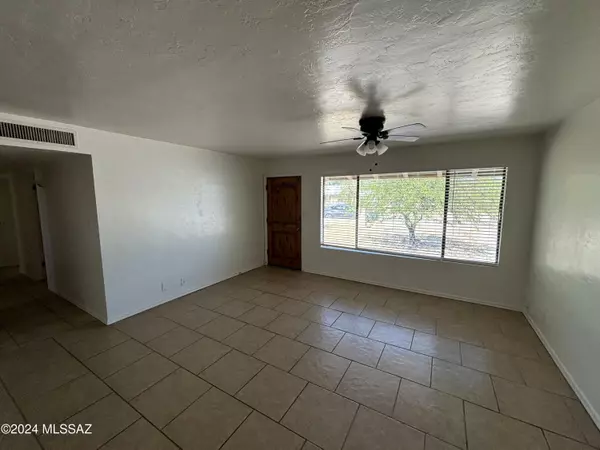 Tucson, AZ 85711,6252 E 15th Street