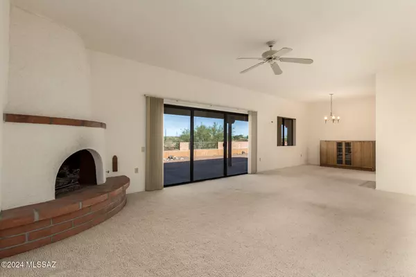 Green Valley, AZ 85622,1820 W Camino Urbano