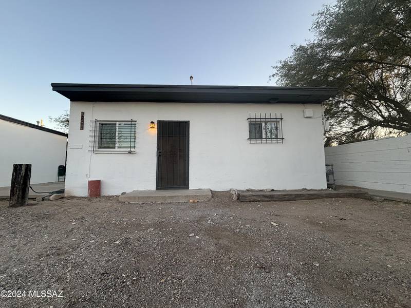 3566 E Kleindale Road #A, Tucson, AZ 85716