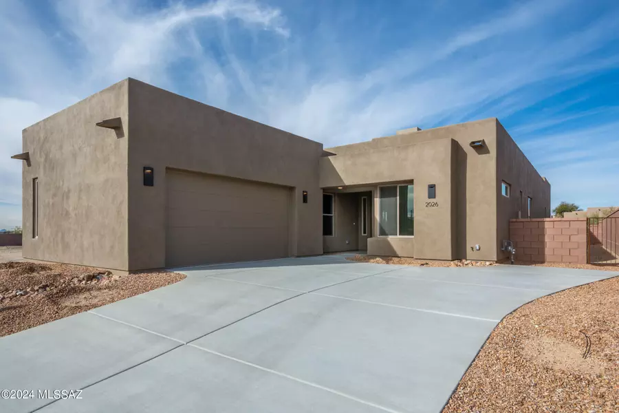 2042 W Spotted Toad Court, Tucson, AZ 85704