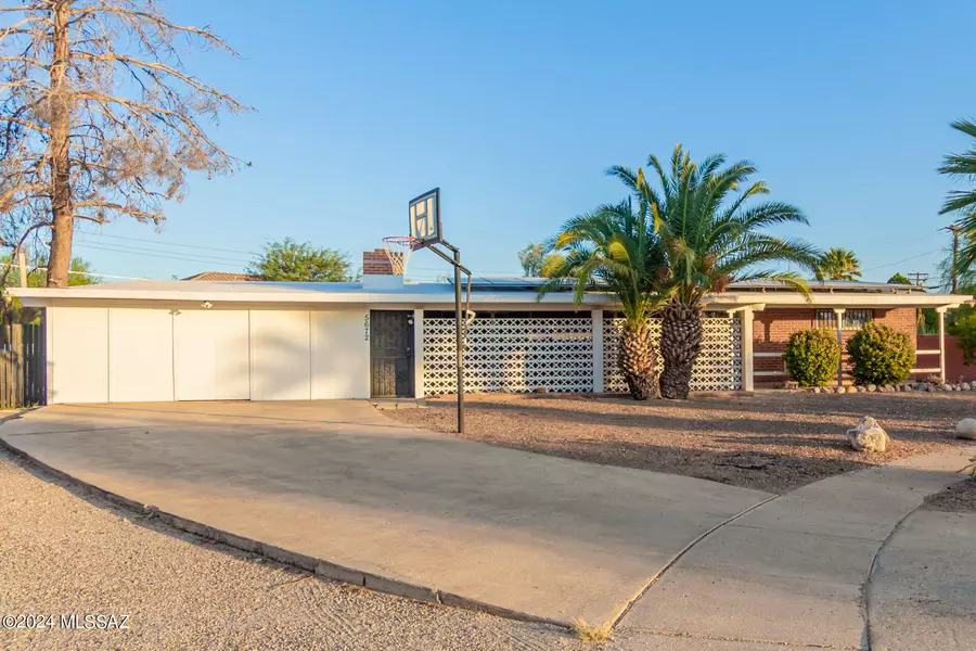 5672 E Alta Vista Street, Tucson, AZ 85712