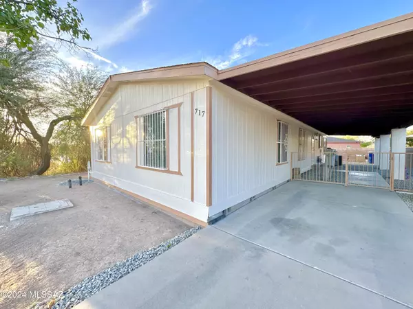 717 E Calle Bayona, Tucson, AZ 85706