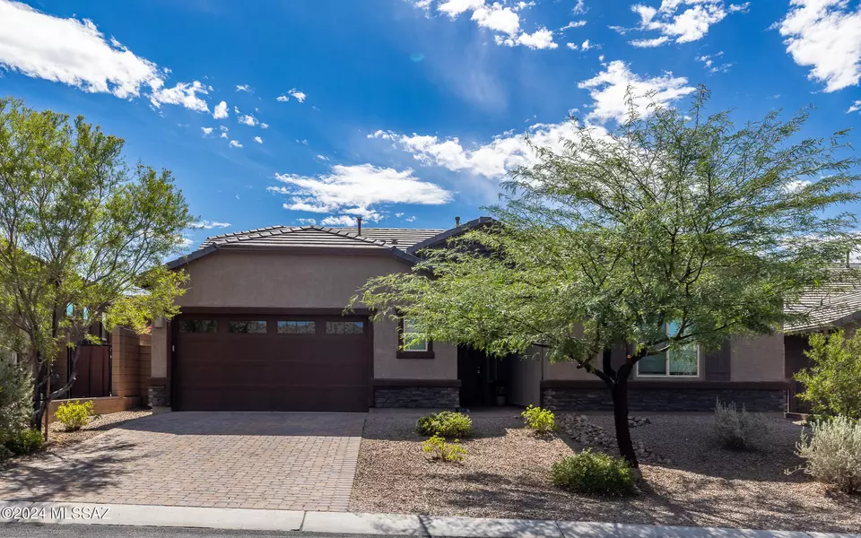 6695 W Red Hawk Place, Marana, AZ 85658