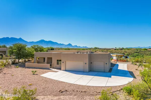 1033 E Cave Canyon Place,  Green Valley,  AZ 85614