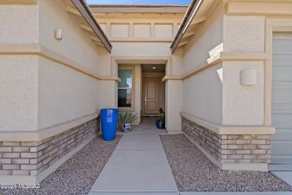 Sahuarita, AZ 85629,553 N Hollow Hoot Place