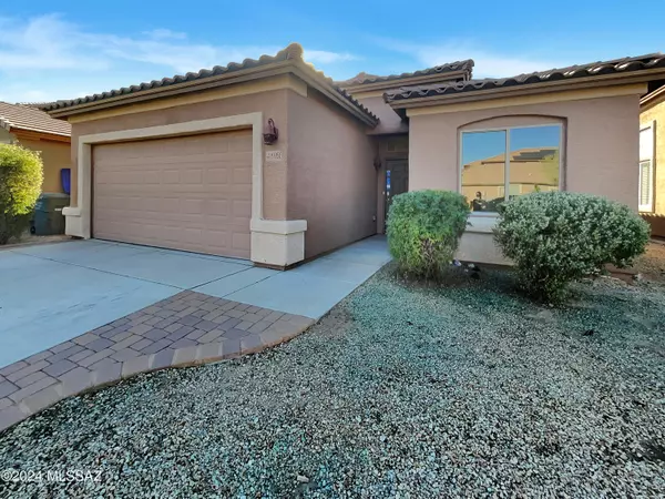 8966 S Silkwood Lane, Tucson, AZ 85756