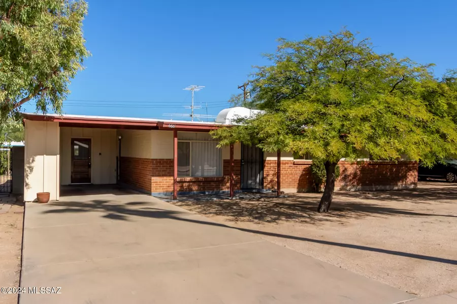 6681 E Calle Herculo, Tucson, AZ 85710