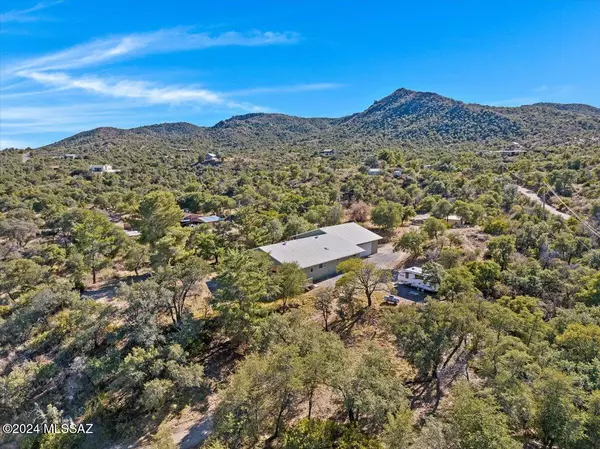 636 S Cody Loop Road, Oracle, AZ 85623