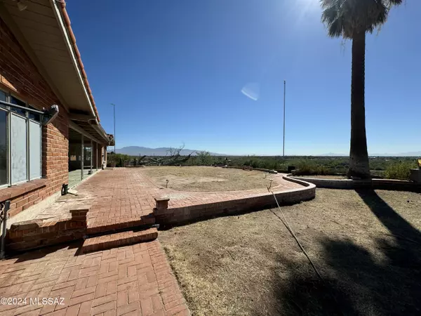 Tucson, AZ 85718,5240 E River House Road