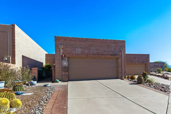 1194 W Camino Del Pato, Green Valley, AZ 85622