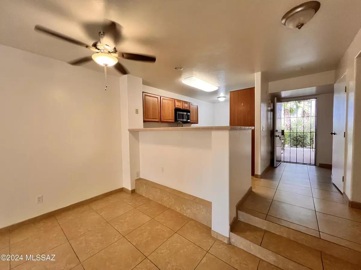 Tucson, AZ 85718,5675 N Camino Esplendora  #5124