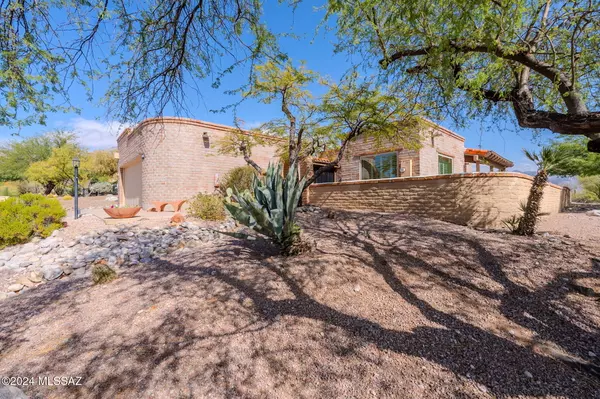 5400 N Grey Mountain Trail, Tucson, AZ 85750