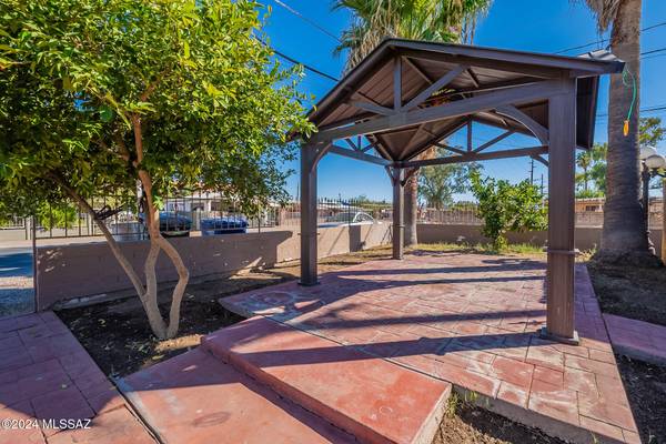 2651 N 15Th Avenue, Tucson, AZ 85705