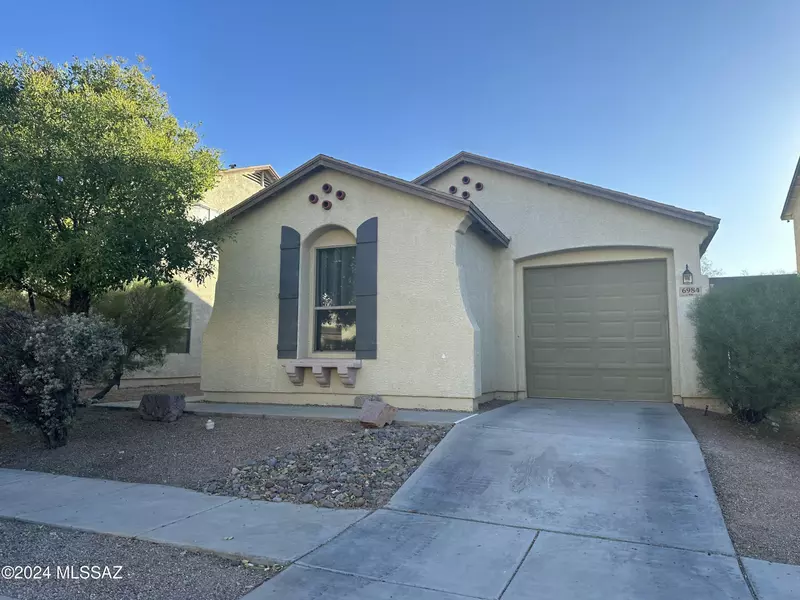 6984 S Blueeyes Drive, Tucson, AZ 85756