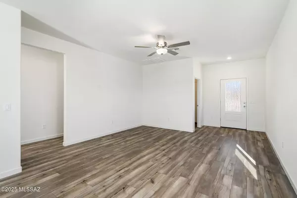 7660 S Wild Prairie Drive, Tucson, AZ 85757