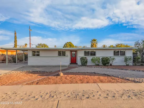 8540 E Kenyon Drive, Tucson, AZ 85710