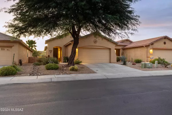 653 N Rugged Canyon Drive, Green Valley, AZ 85614