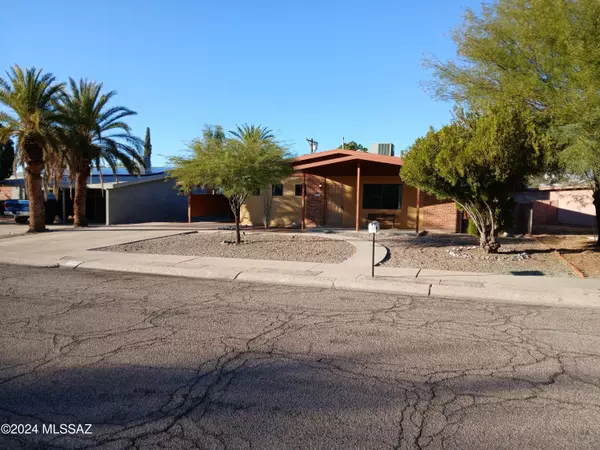 5067 E Julia Street, Tucson, AZ 85711