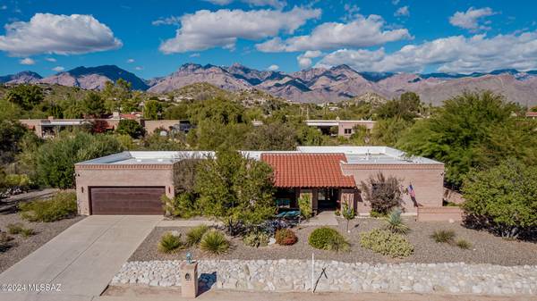 8281 E Crestwood Drive, Tucson, AZ 85750