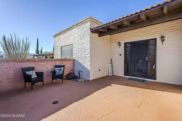 Green Valley, AZ 85614,910 S La Bellota