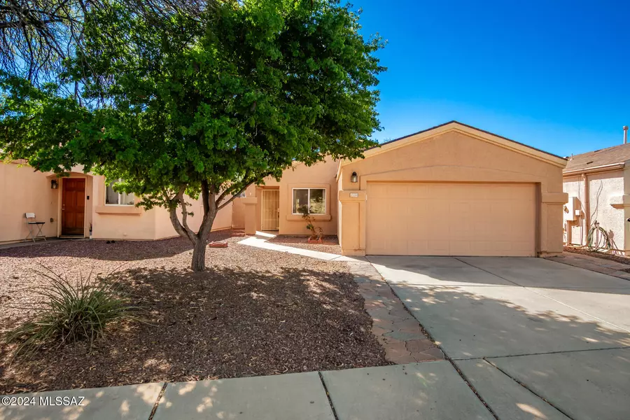 7374 E Cross Ridge Place, Tucson, AZ 85710