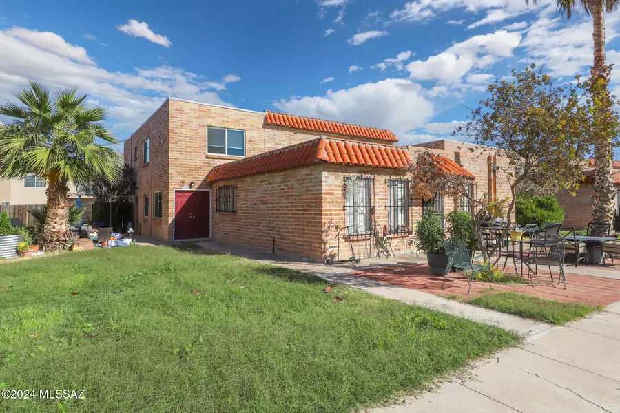 6701 E Calle La Paz  #B, Tucson, AZ 85715