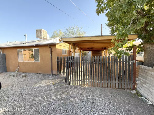 836 E Blacklidge Drive,  Tucson,  AZ 85719