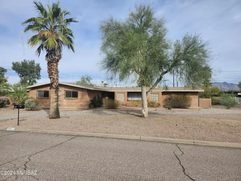 3565 E Calle Del Prado, Tucson, AZ 85716