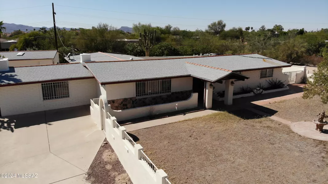 1641 W Placita Barranca, Tucson, AZ 85704