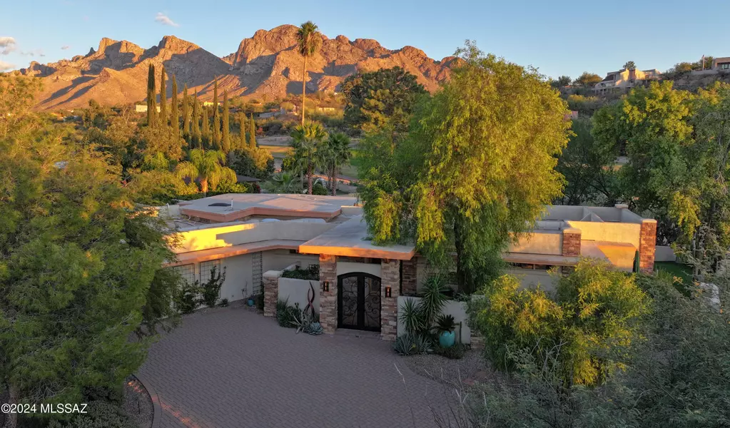 775 W Landoran Lane, Oro Valley, AZ 85737