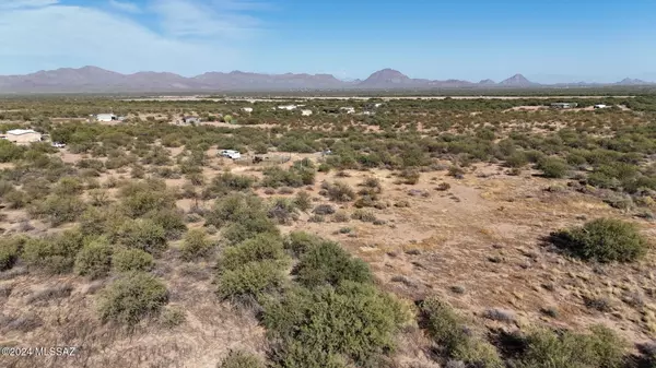 12990 W Snyder Hill Road, Tucson, AZ 85735