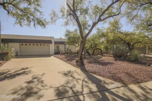 7108 E Sabino Vista Circle, Tucson, AZ 85750