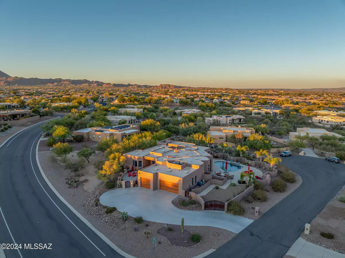 Oro Valley, AZ 85755,932 W Morning Thunder Court