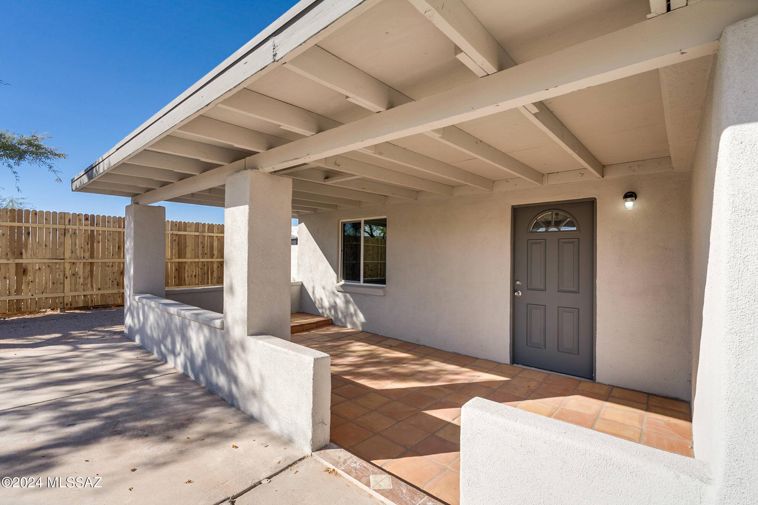 701 W 42nd Street, Tucson, AZ 85713