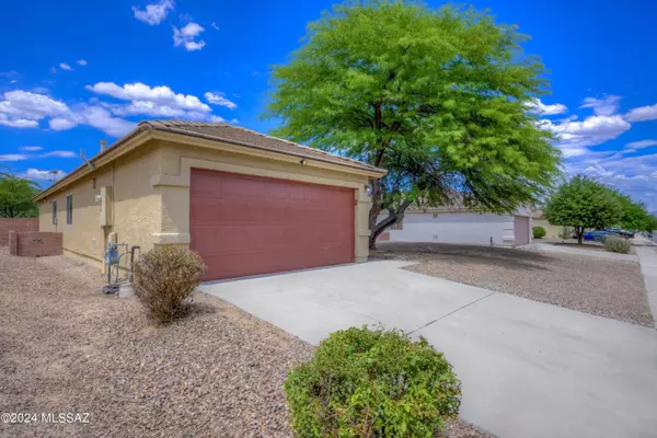 Green Valley, AZ 85614,534 W Amber Hawk Court